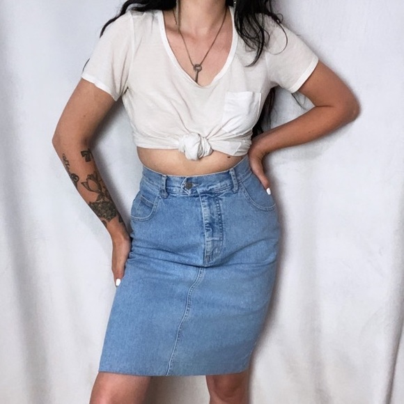 SOLD 80s GUESS DENIM HIGH WAISTED DENIM PENCIL SKIRT - Picture 4 of 8